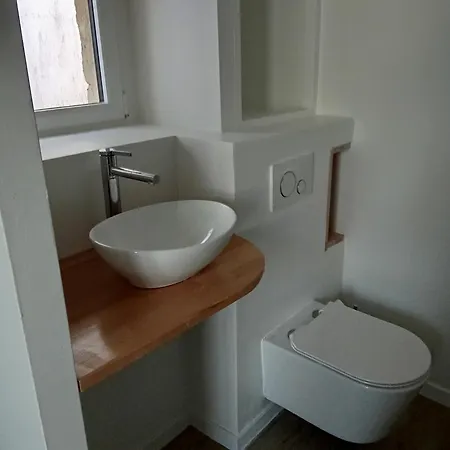 Les 3b Oda ve Kahvaltı 3*
