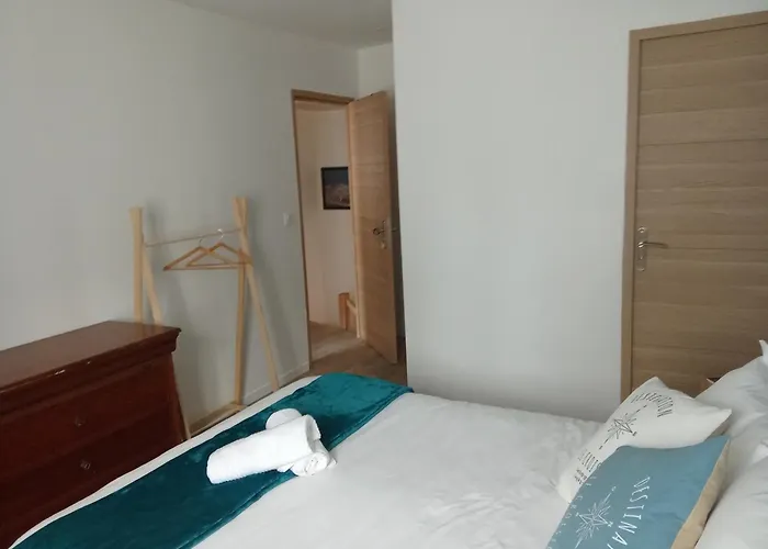 Alojamento de Acomodação e Pequeno-almoço Les 3b 3*