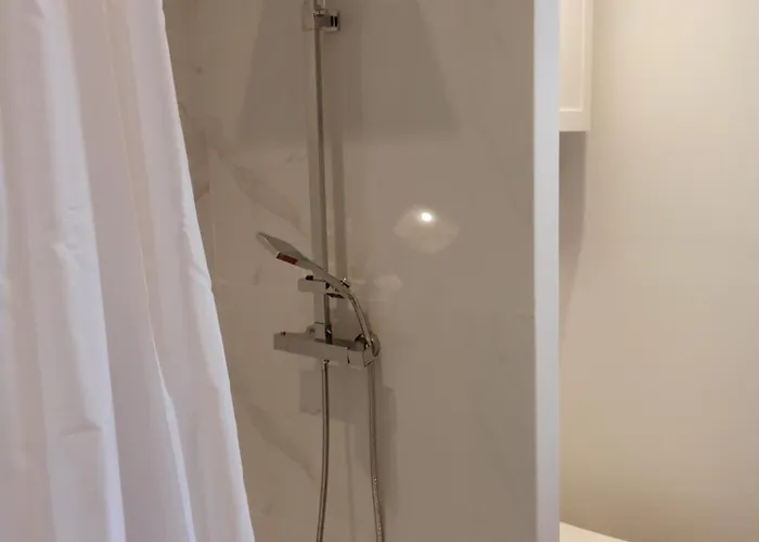 Alojamento de Acomodação e Pequeno-almoço Les 3b 3*